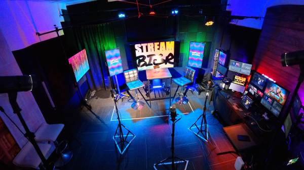 Fully Equipped Multi-Camera Video Podcast Studio in Mission Valley $35hr - creative services