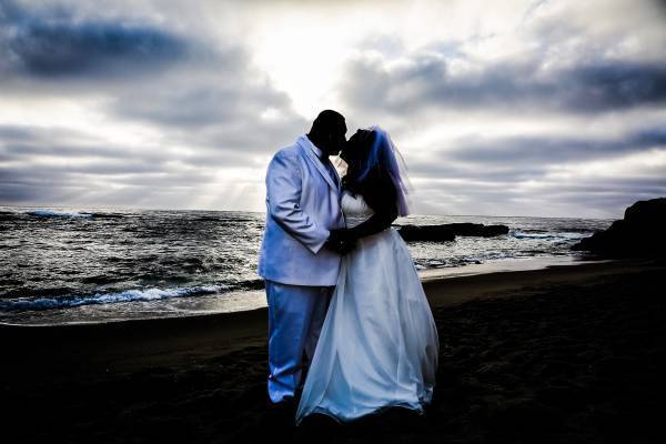 NEED A PHOTOGRAPHER/PHOTOGRAPHY SERVICE (EVENTS/PARTIES) - event services