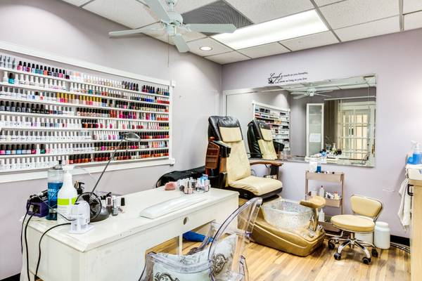 NORTH SCOTTSDALE SALON SUITES AVAILABLE! - beauty services