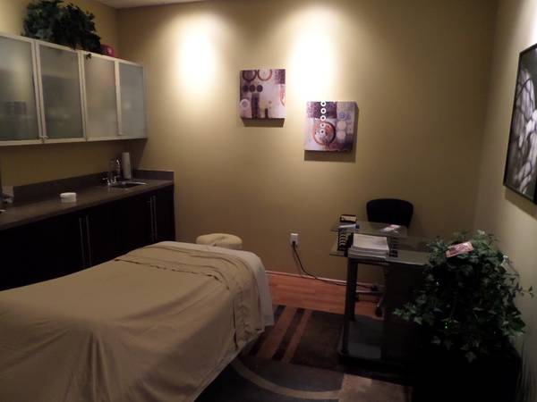 SCOTTSDALE WELLNESS CENTER AVAILABLE! - beauty services