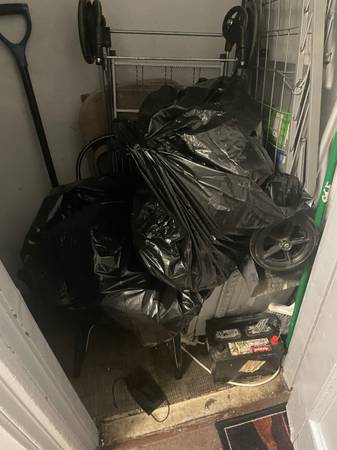 LOW RATE JUNK/TRASH/ FURNITURE GARBAGE REMOVAL CLEAN-OUTS - labor / hauling / moving