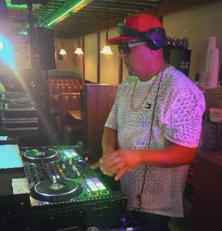 🥇🥇THE PERFECT DJ &amp; PHOTOBOOTH 4 Celebrations &amp;Events. Affordable!🥇 - event services