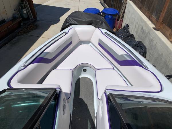 BOAT UPHOLSTERY - marine services