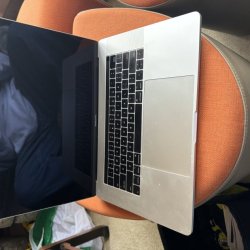 LAPTOP COMPUTERS